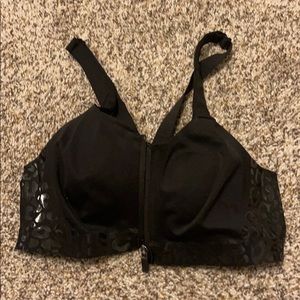 VS body by Victoria sports bra like new